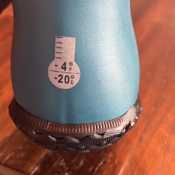 Brand new girls waterproof and -4 boots - Picture 3 of 3